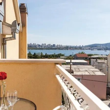 Апартаменты With A Parking Space Solin, Split - 14251 Солин